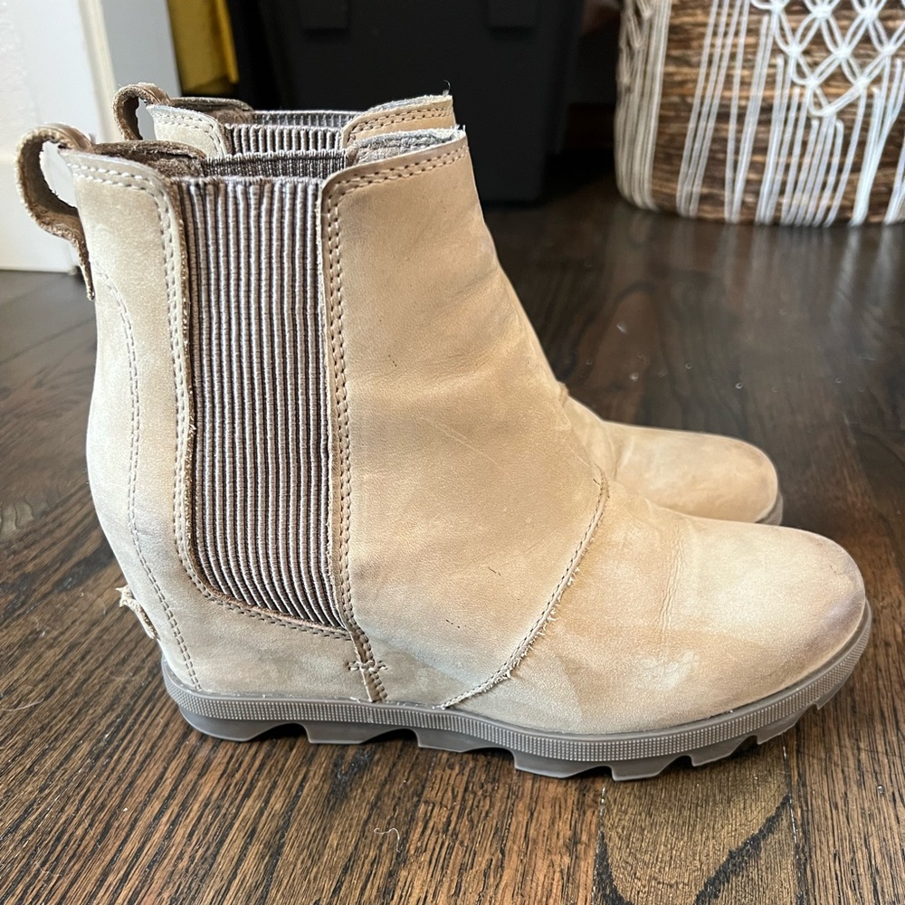 SOREL SIZE 8 Women’s wedge